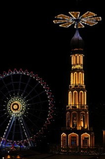 Night view, Christmas pyramid, Ferris wheel, Schlossplatz, Christmas market, Stuttgart,