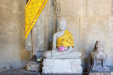 Sandstone Buddha statues, (Bhumispara mudra: Buddha Gautama in the moment of enlightenment), with