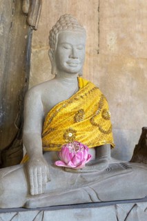 Sandstone Buddha statue, (Bhumispara mudra: Buddha Gautama at the moment of enlightenment), with