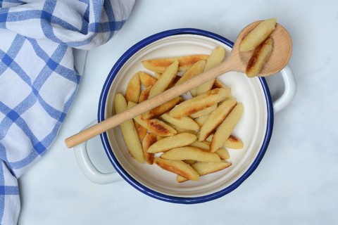 Fried puff noodles in bowl