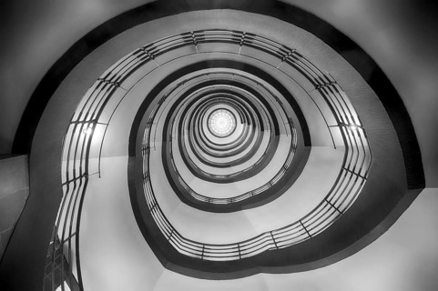 Interior view, staircase, round, Sprinkenhof office building, black and white, Free and Hanseatic