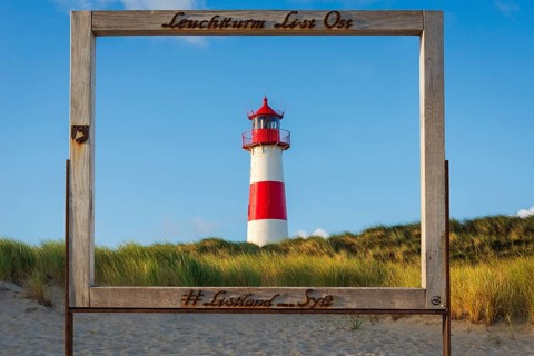 Selfie spot at Lister lighthouse on Ellenbogen, morning light, morning mood, dune, North Sea