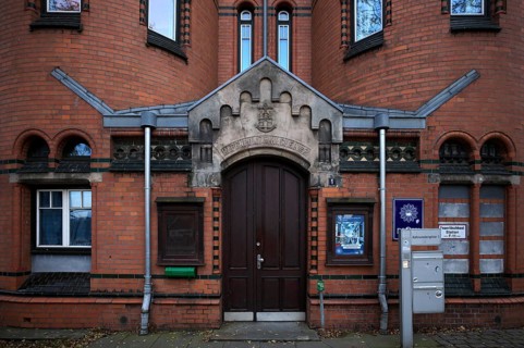 Entrance to Port Police Station No. 2 at Kehrwiederspitze, Hafencity, warehouses, brick buildings,