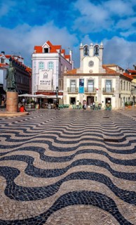 October 5th Square, Praca 5 de Outubro named after the 1910 revolution that led to the abolition of