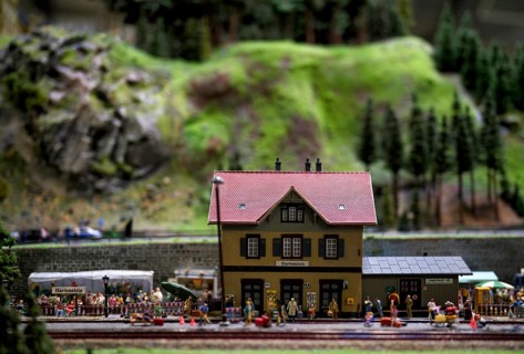 Interior view, replica of Hartenstein station, traveler, platform, miniature illustration,