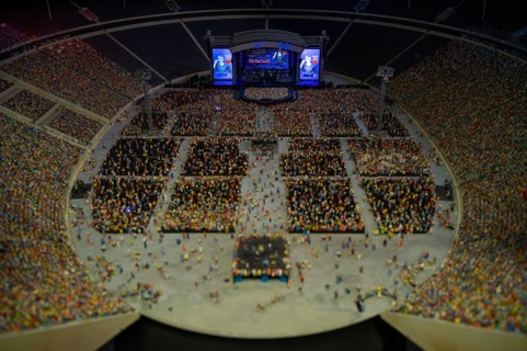 Interior shot, replica of the Helene Fischer benefit concert, play of colors, in favor of A Heart