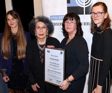 Elisabeth Schulze, Lea Rosh, Christine Herntier, Jette Förster at the Prize for Civil Courage