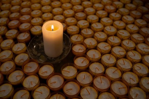 Interior photo, sacrificial candles, main evangelical church of St. Michaelis, Michel for short,