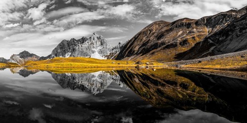 Mountain panorama in autumn, Eissee, Oytal, behind Großer Wilder, 2379m, Hochvogel and Rosszahn