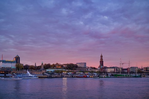 Excursion boats, museum ship Rickmer Rickmers, main evangelical church of St. Michaelis, Michel for