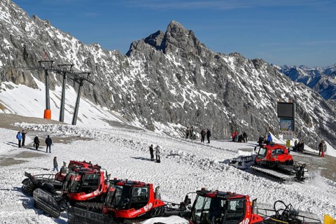 Snow groomers on Zugspitzplatt, Grainau municipality, Garmisch-Partenkirchen district, Bavaria,
