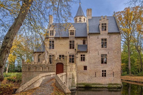 Kasteel Beauvoorde, 17th century moated castle in Renaissance style in the village Wulveringem in