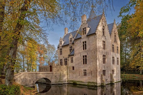 Kasteel Beauvoorde, 17th century moated castle in Renaissance style in the village Wulveringem in