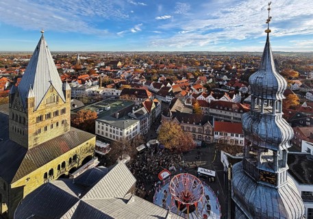 View from above from the mobile Skylift Look 360 degrees of St. Patrokli Cathedral and St. Peter's