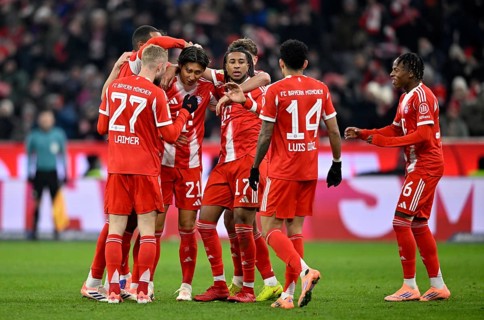 Goal cheers Konrad Laimer FC Bayern Munich FCB (27) Jonathan Tah FC Bayern Munich FCB (04) Hiroki