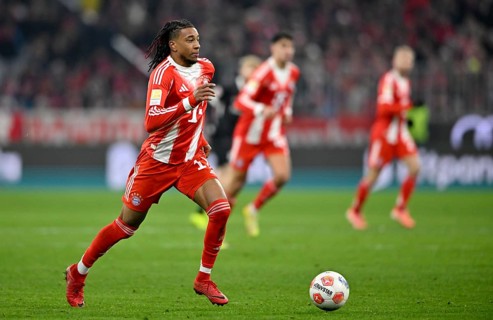 Michael Olise FC Bayern Munich FCB (17) Action at the Allianz Arena Ball, Munich, Bayern, Germany