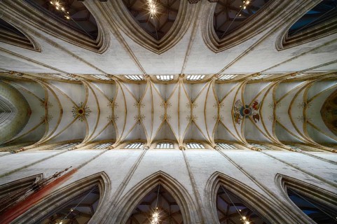 Interior photo, vaulted ceiling, church ceiling, central nave, interior view, Cathedral of Our Lady