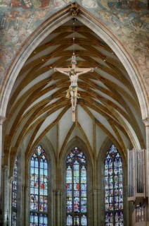 Interior view, central nave facing east, triumphal arch fighter with Jesus on the cross, interior