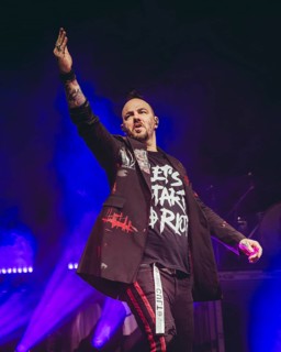 Singer Adam Gontier from Three Days Grace live on tour 25 at Berlin's Tempodrom on 19.11.2025
