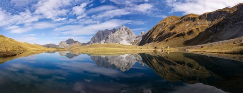 Mountain panorama in autumn, Eissee, Oytal, behind Großer Wilder, 2379m, Hochvogel and Rosszahn