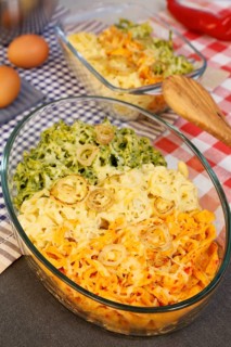 Swabian cuisine, spaetzle casserole, three types of spaetzle baked with cheese, classic spaetzle,