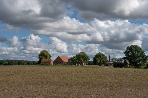 Lonely homestead, cloudy sky, Mecklenburg-Western Pomerania, Germany