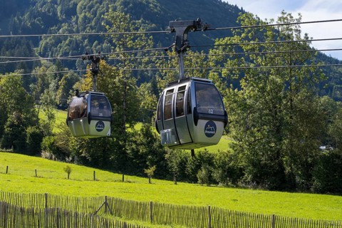 Cable car from Brauneck to Lenggries, cable car, valley station, Brauneck, Bavarian Prealps,
