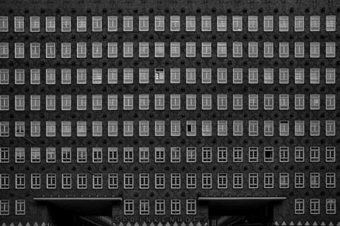 Sprinkenhof, Kontorhaus, façade, brick expressionism, Kontorhausviertel, black and white, Free and