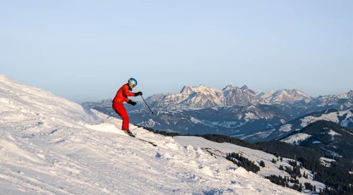 Skiers, downhill Hohe Salve, back Loferer Steinberge, SkiWelt Wilder Kaiser Brixenthal, Hochbrixen,