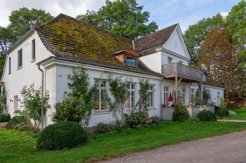 Old manor house from 1922, today the home of a shepherd, Zum Weißen Haus 1, Othenstorf,