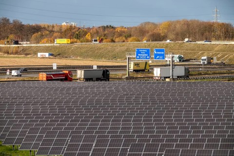 86.5 MW peak open-air photovoltaic systems, from RWE, with over 141, 000 solar modules, on a side