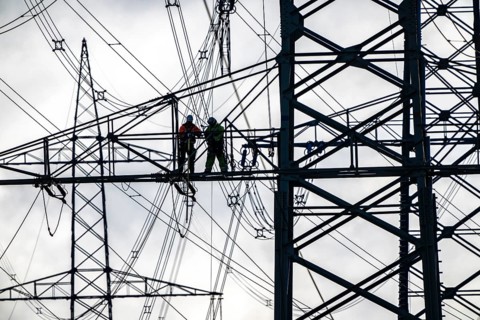 Work on a 380 kV high-voltage overhead line, new construction, along the A57 motorway, near
