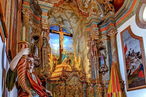 The Bom Jesus de Matosinhos church and altar in Congonhas is one of the main examples of Baroque