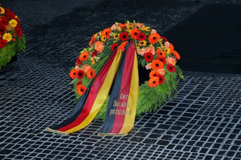 Wreaths in the New Guard - Memorial Day Wreath laying for victims of war and tyranny, Neue Wache,