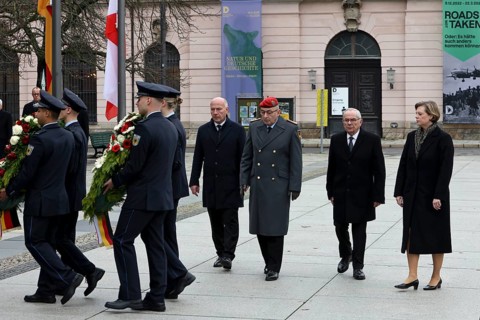 Wreath Governing Mayor of Berlin Kai Wegner, Carsten Breuer, Inspector General of the Bundeswehr,