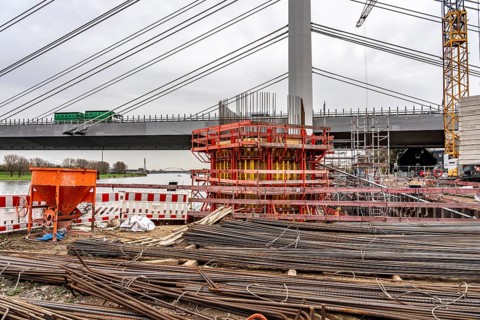 Duisburg-Neuenkamp Rhine bridge, the A40 motorway, construction of the second bridge begins, bridge
