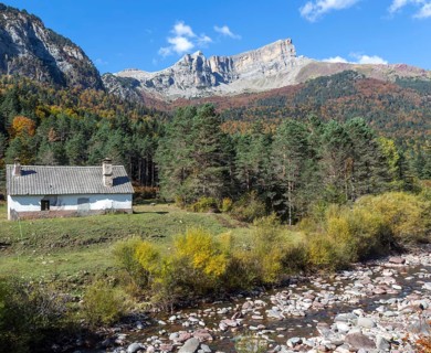 Mountain landscape view, Selva de Oza, Valle de Hecho, Pyrenees Mountains, Huesca province, Aragon,