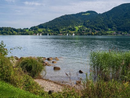 View from Bad Wiesee across Tegernsee to Sankt Quirin, shore of Tegernsee, Gmund am Tegernsee,