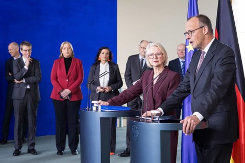 Prof. Dr. Monika Schnitzer (Chair of the Council of Experts), Friedrich Merz (Federal Chancellor of