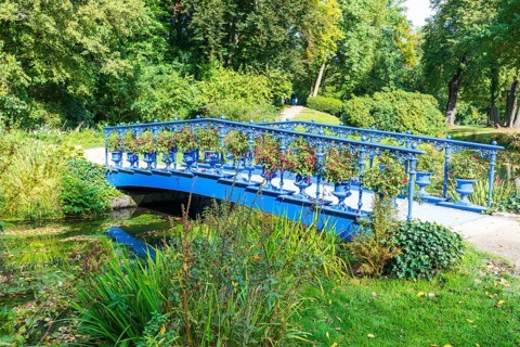 Fuchsia Bridge or Blue Bridge in Muskauer Park, UNESCO World Heritage Site, Bad Muskau, Upper