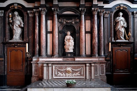 Bruges Madonna, sculpture by Michelangelo from 1501 to 1506, Moscron chapel of the Bruges Church of