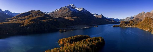 Mountain landscape, mountain lake, larch forest, autumn, autumn color, morning light, panorama,