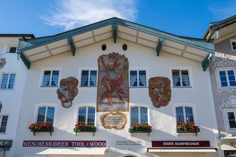 Gabelhaus mit Lüftlmalerei, former market mill, Marktstraße, pedestrian zone, old town, Bad Tölz,