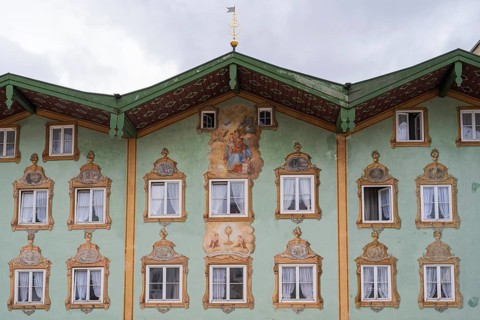 Gabelhaus mit Lüftlmalerei, façade, Marktstraße, pedestrian zone, old town, Bad Tölz, Upper