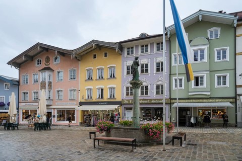 Gabelhäuser mit Lüftlmalerei in der Marktstraße, Marienbrunnen, pedestrian zone, Altstadt, Bad