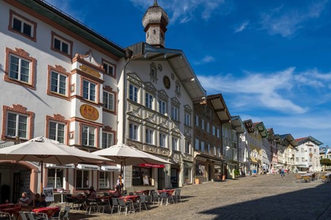 Altes Rathaus, gabelhäuser mit Lüftlmalerei, Marktstraße, pedestrian zone, Altstadt, Bad Tölz,