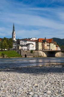 Old town with church of St. Mariä Himmelfahrt, river Isar, Bad Tölz, Upper Bavaria, Bavaria,