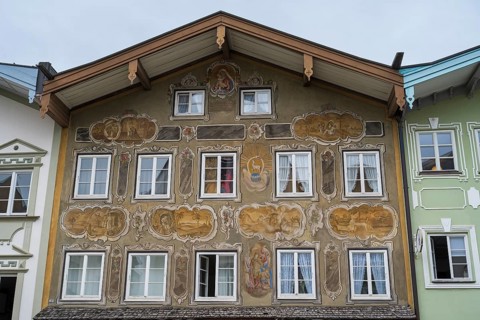Gable house with air painting in Marktstraße, pedestrian zone, Bad Tölz, Upper Bavaria, Bavaria,