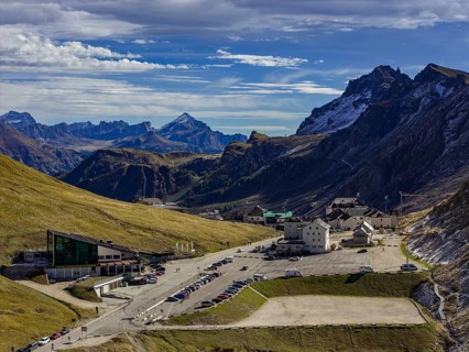Road, curves, serpentines, pass road, pass, hotel, parking, autumn, sunny, Pordoi Pass, Dolomites,