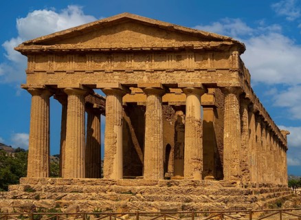 Temple of Concordia, 425 BC, one of the best preserved temples, Valley of the Temples, Agrigento,